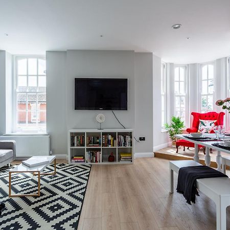 2 Bedroom Apartments With Sofa Bed In Southend Exterior foto